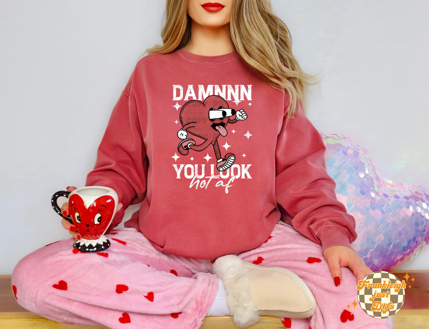 Dammmn you look hot AF (black or white wording)