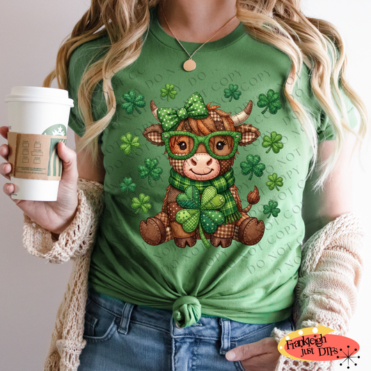 08_St Patricks Day Highland Cow Patchwork Faux Yarn_109_Shamrock Clover