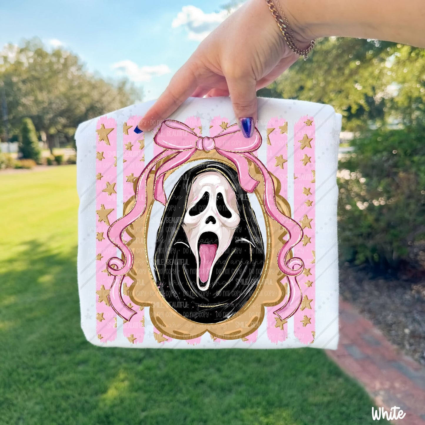 Preppy horror, ghost face frame with bow