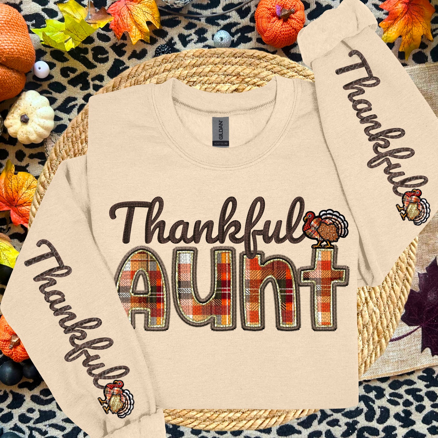 Thankful Aunt with sleeves included